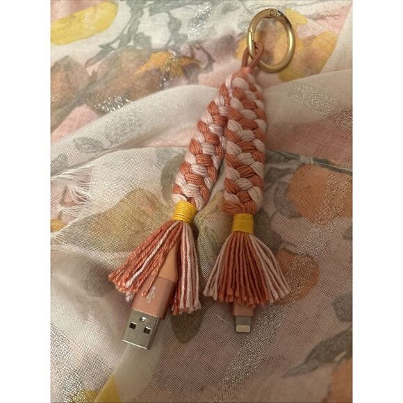 Cream Keychain Charging Cable USB-A Tassels for iPhone & iPad - Picture 3 of 3